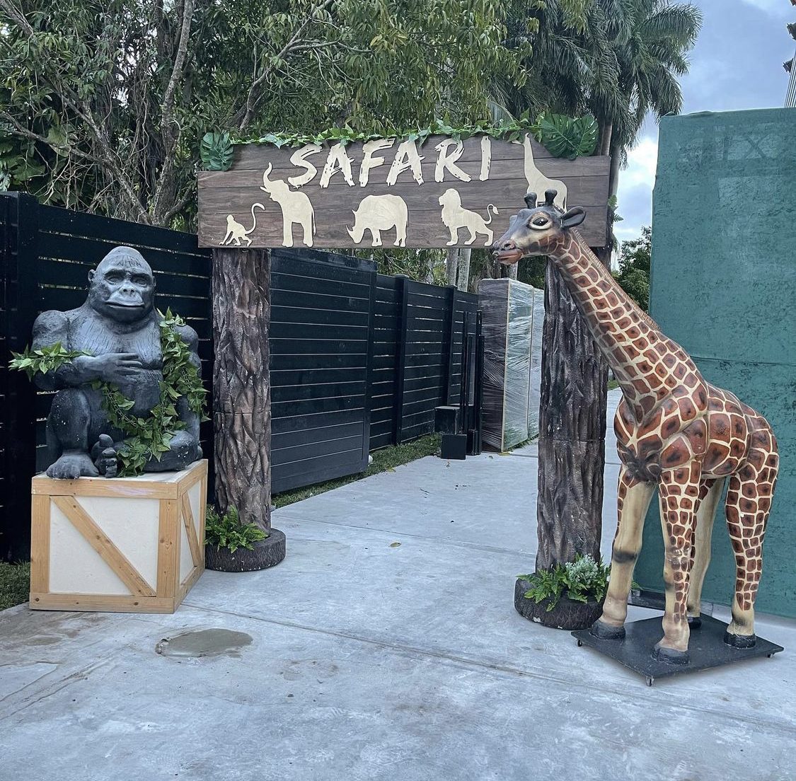 Custom Safari Entrance Signage